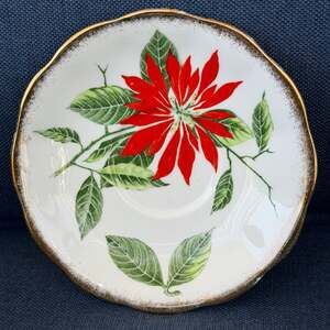 Royal Standard Poinsettia Plate Christmas Holiday Fine Bone China Saucer England